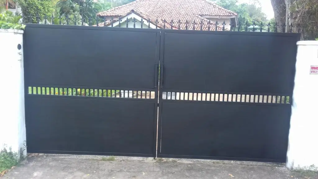 Wood & Steel railing thumbnail 3